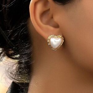 3for$20 NEW 1pair Fashionable Pearl & Heart Shaped Stud Earrings